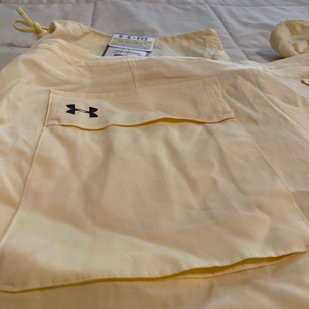 Under Armour Soft Wicking Capri Gym Pants NWT